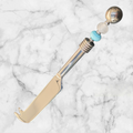 🤍💙 Couteau à fromage artisanal – Perle blanche pailletée &amp; perle bleue