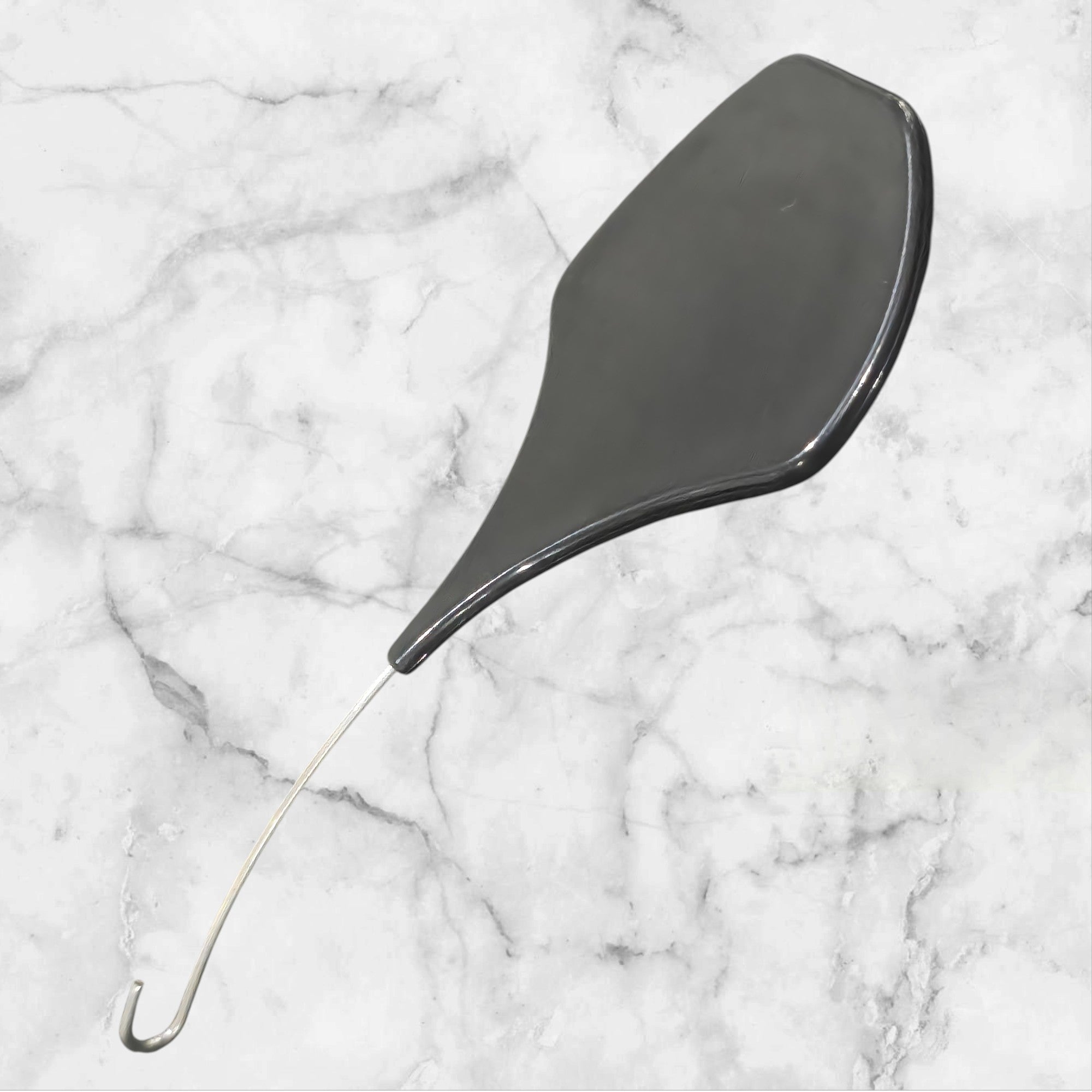 ✨ Accroche-bracelet bi-matière – Design inox & noir