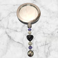 💜🤍🖤 Miroir de courtoisie artisanal – Perles de verre violettes, blanches & cœur noir