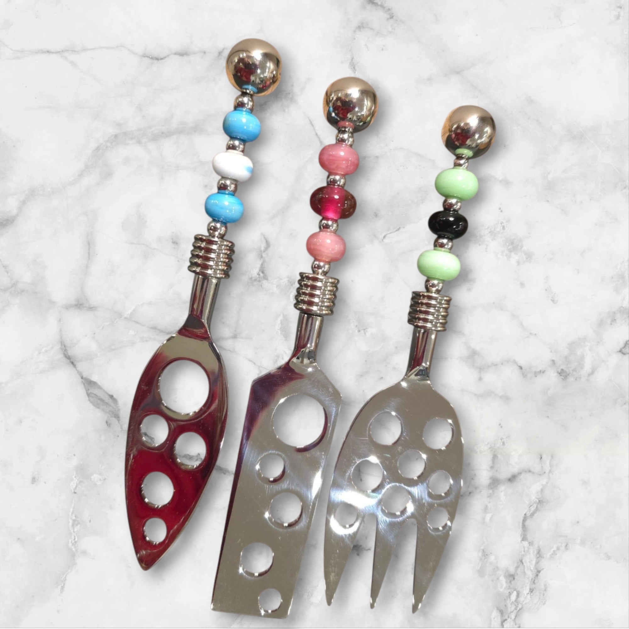 🤍💙💚🖤🌸❤️ Set à fromage artisanal – Bois de manguier & perles de verre filées au chalumeau